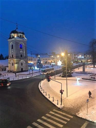 Namestie a zvonica v Brezne